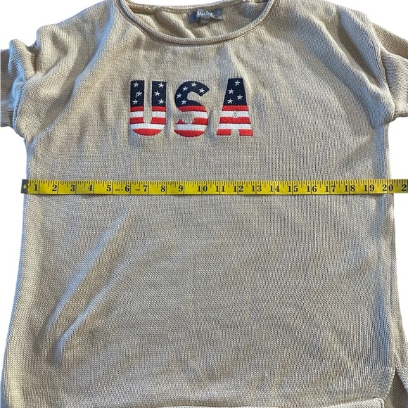 Marled Gray and Red Crew Neck Sweater - Picture 4 of 5